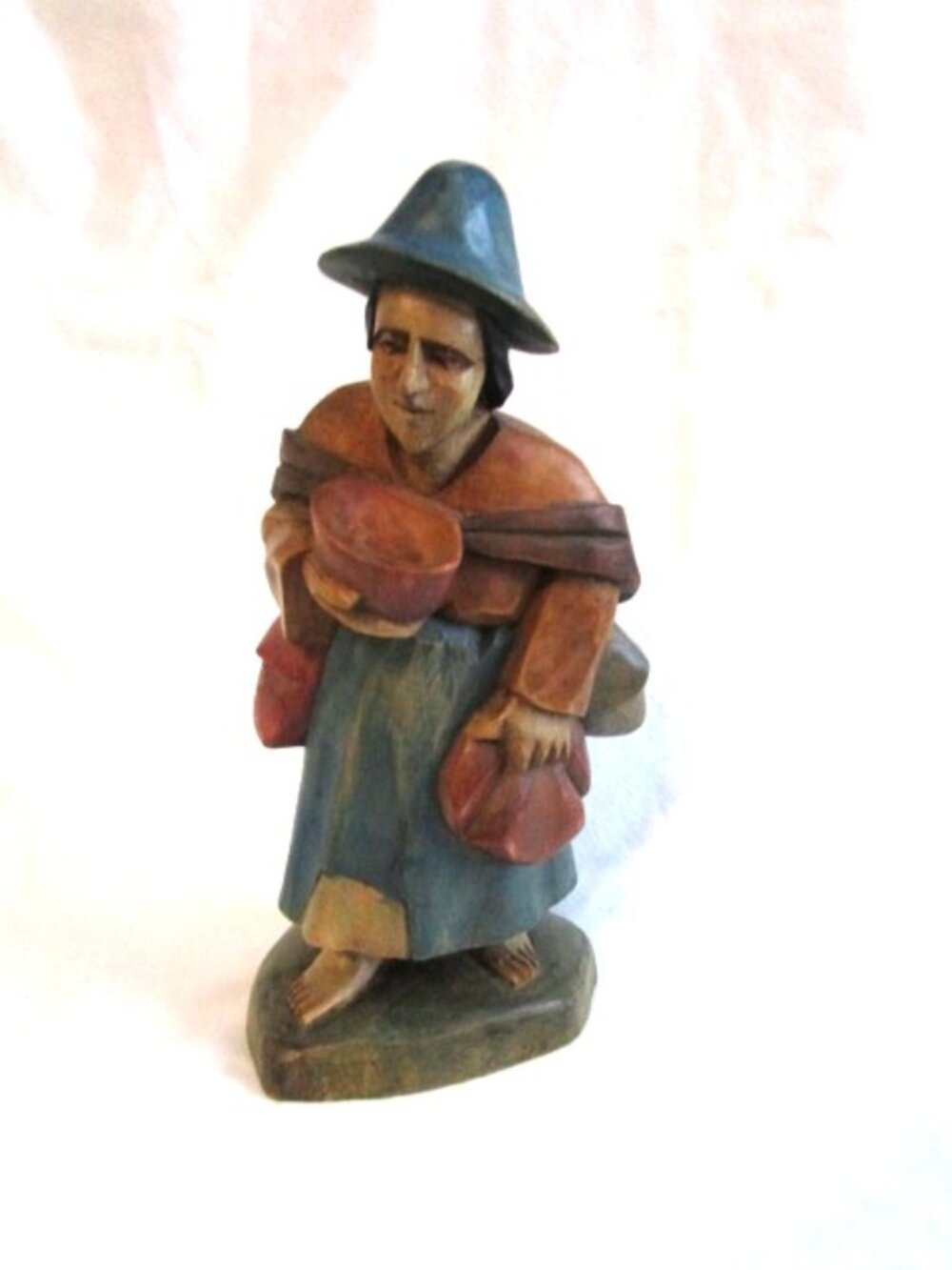 Vintage Wood Carved Peruvian Woman Approx. 7.75" high Painted.